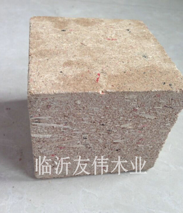 特點(diǎn)多多的刨花木墩
